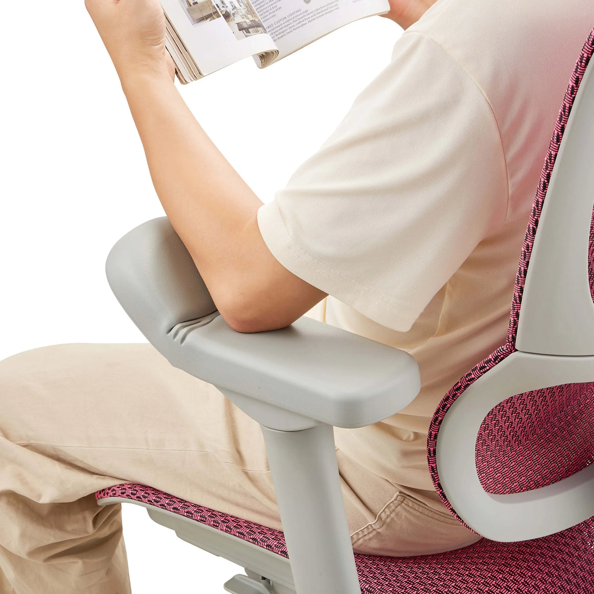 Graue Armlehne und rosa Netzbezug des Luxus-Chefsessels ERGOHUMAN SLIM G GEN2 von hjh OFFICE