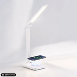 Weiße Schreibtischlampe Lumanova D1 mit integrierter Ladestation von hjh OFFICE (KI-generiertes Bild)