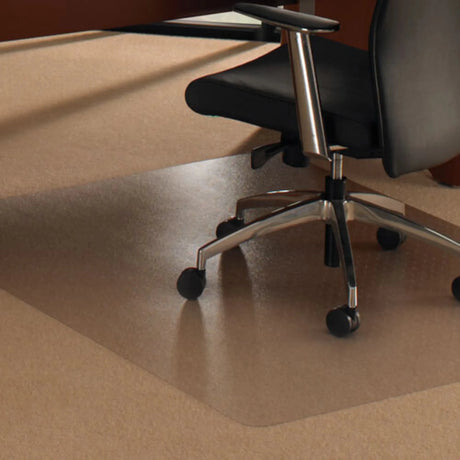 Rechteckige Bodenschutzmatte ULTIMAT aus transparentem Polycarbonat auf einem Teppichboden von Floortex